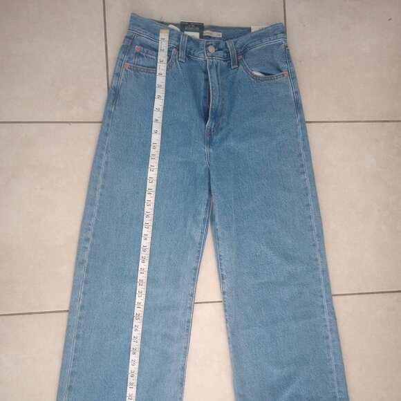 New Levi Ribcage Wide Leg Medium Wash Jeans 26x32 - Picture 2 of 7